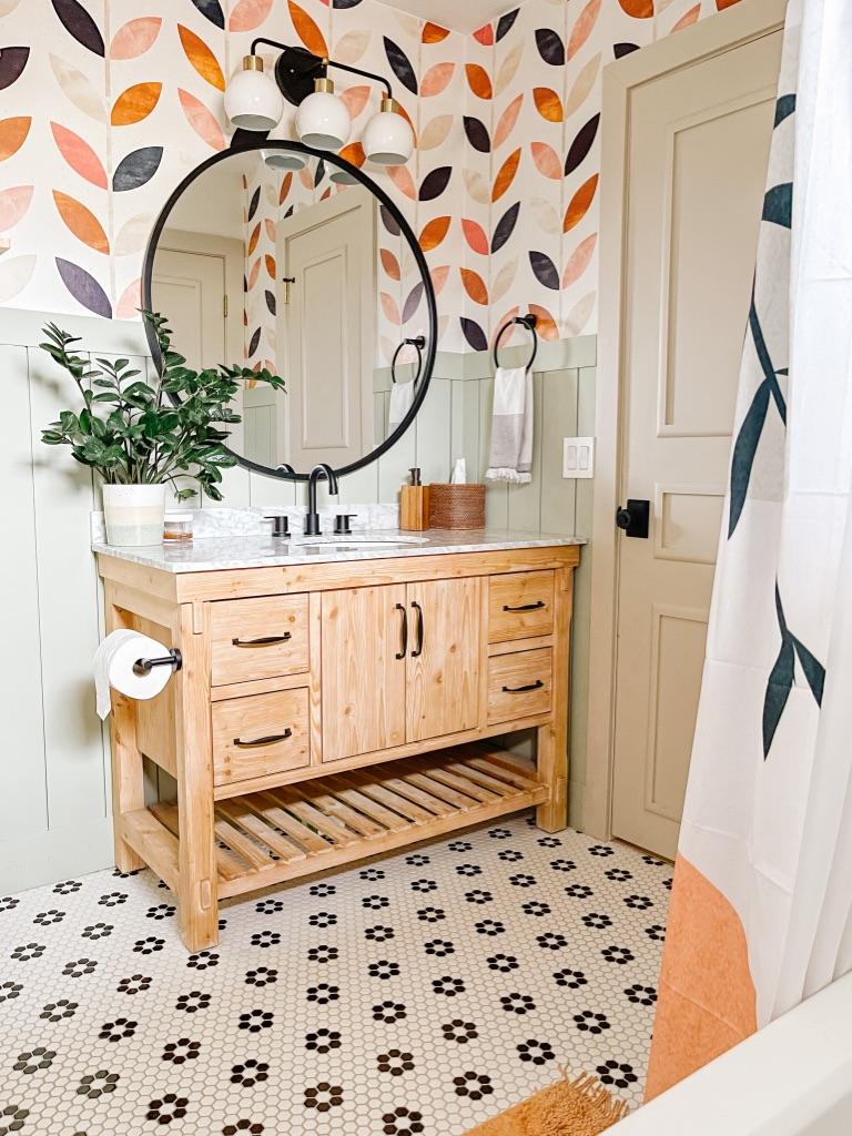 Natural wood accents for a warm, inviting boho bathroom feel