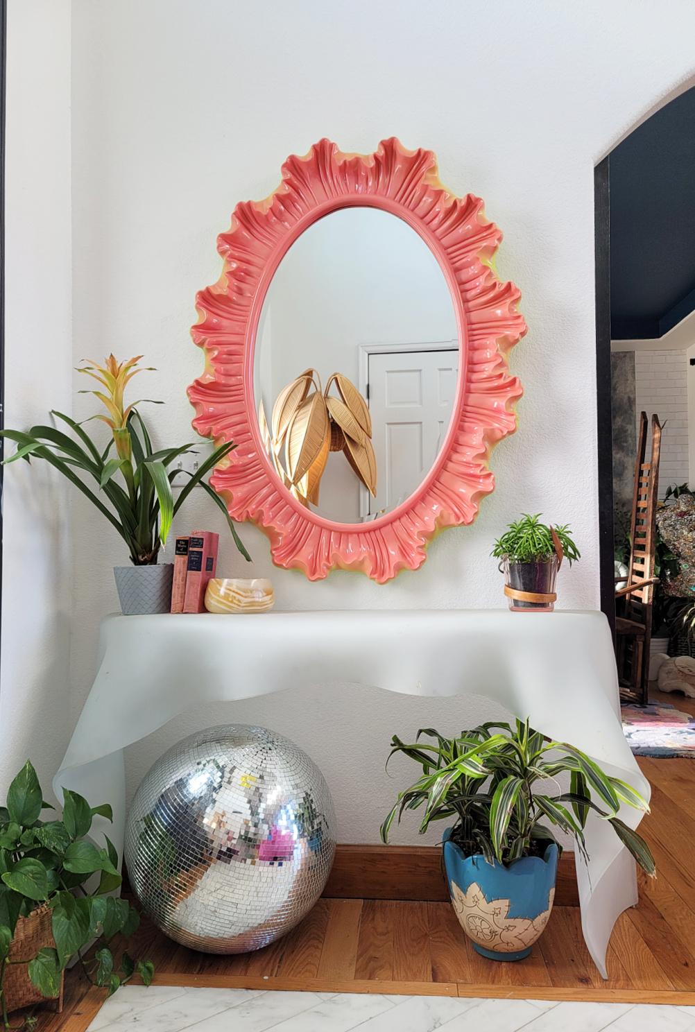 Use mirrors to enhance light‌ and ⁣space in your eclectic living room