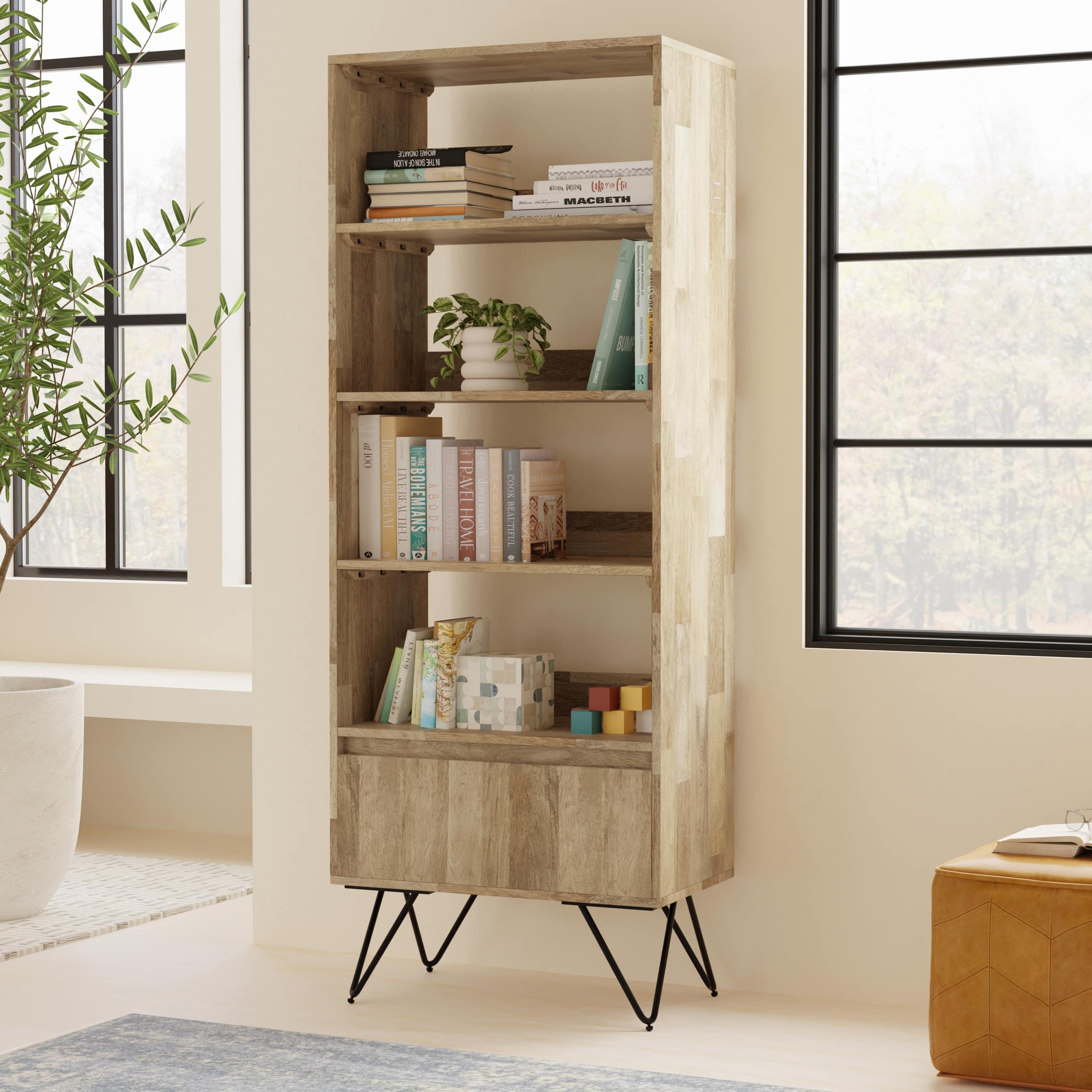 Create a ⁣reading nook with a natural wood ​bookshelf in your ​earthy living room