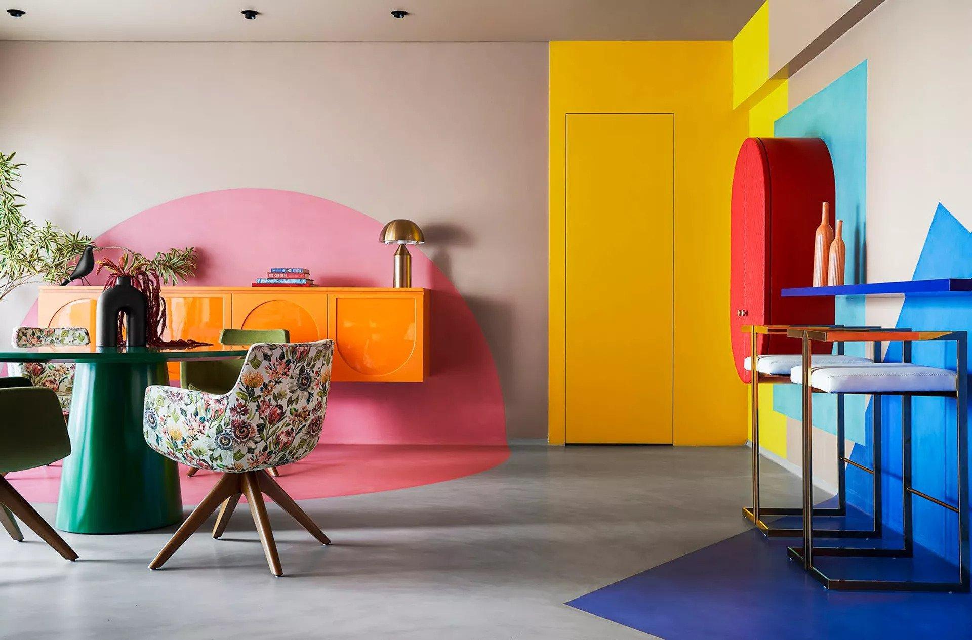 Color blocking: Create striking contrasts for eye-catching interior design spaces