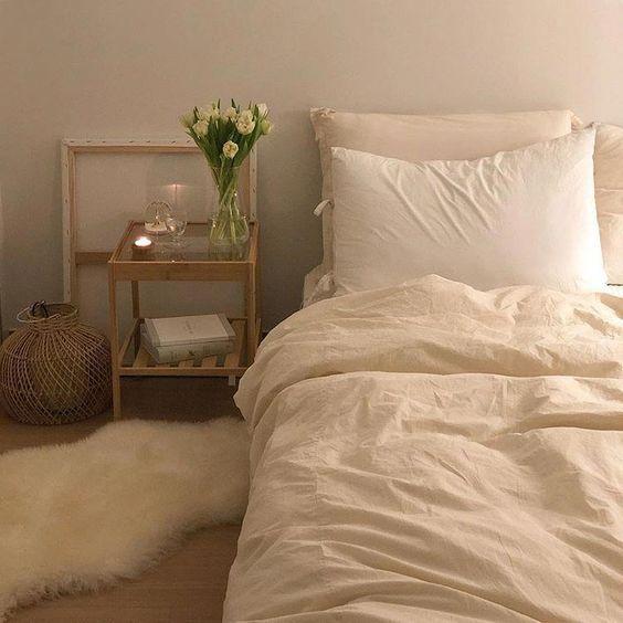 Embrace neutral colors for‌ a serene⁣ minimalist bedroom atmosphere