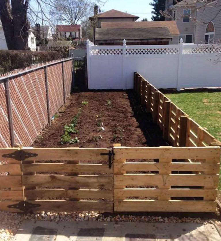 Pallet Garden Fence: Combine Functionality with Decorative Elements