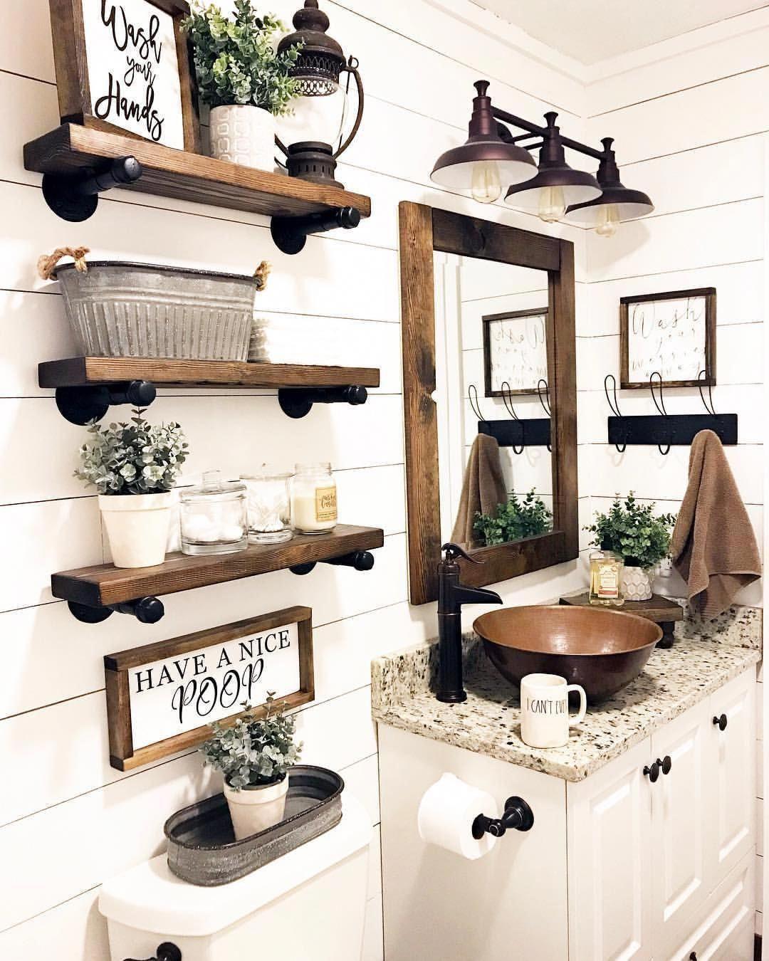 Use reclaimed wood ⁣accents to ⁣add rustic charm to your eclectic ‌bathroom oasis