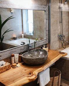 Opt for a vessel sink​ in ⁤your Chalet Bathroom