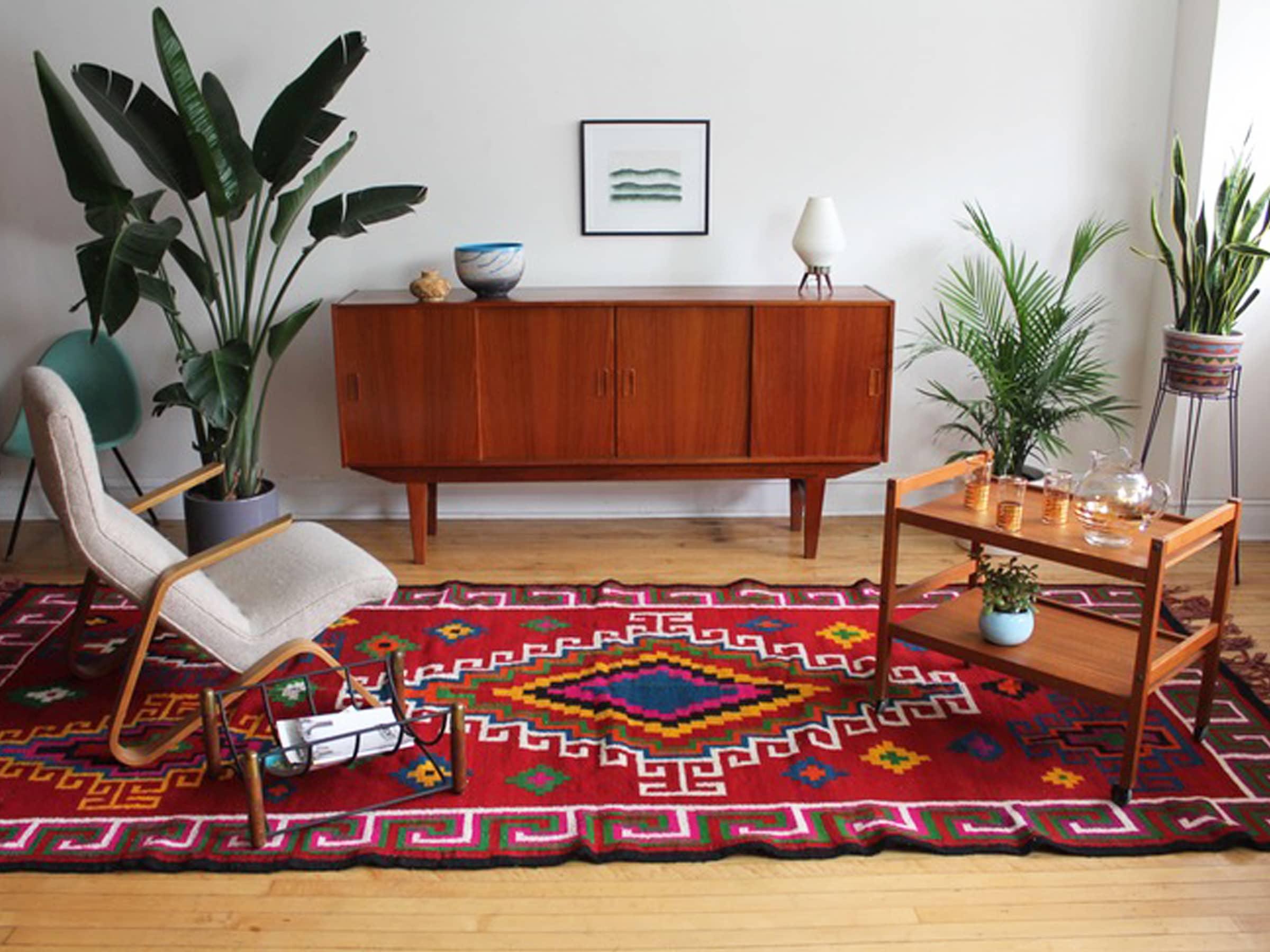 Vintage rugs bring warmth and charm to interior⁢ design