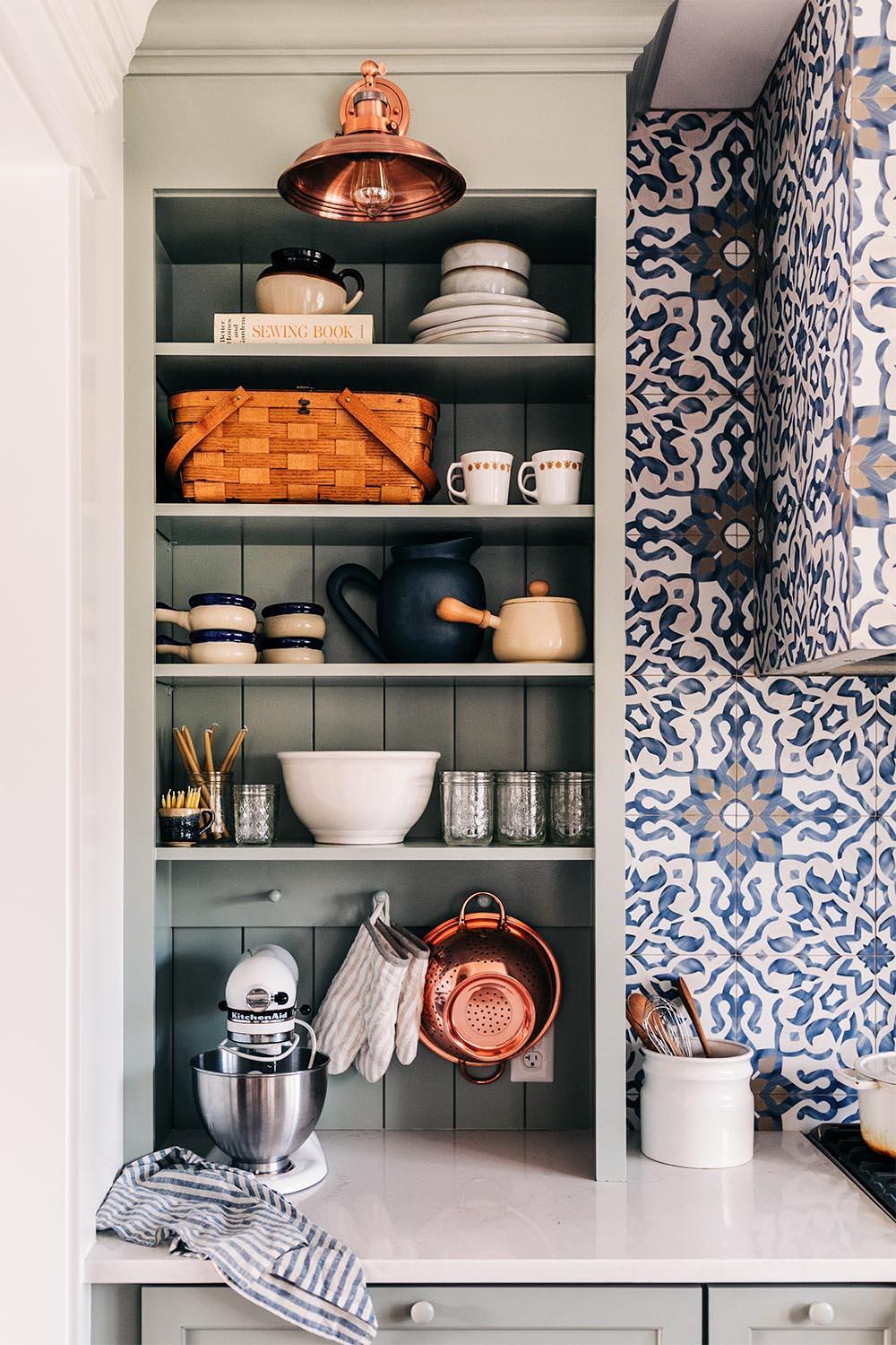 Incorporate open shelving to showcase ‌personality in your interior design