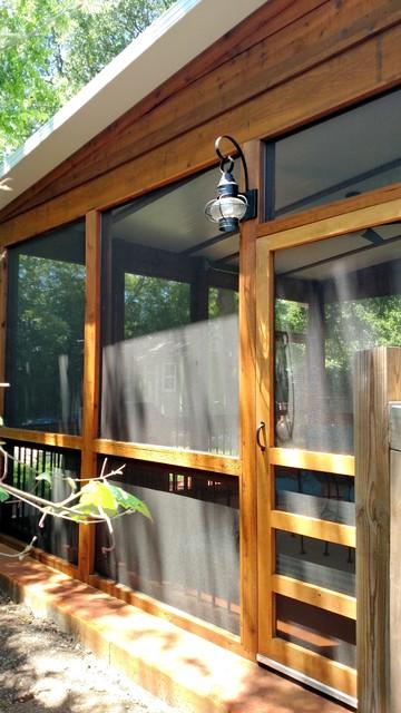 Design a pet-friendly corner in⁣ your screened porch