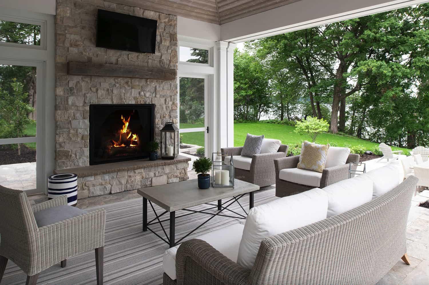 Build ⁢a ⁣cozy fireplace for warmth on ⁤your screened porch