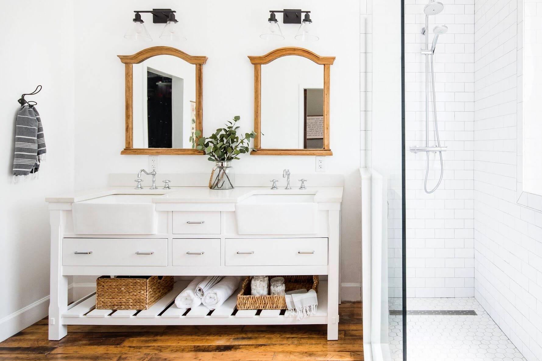 Install a farmhouse sink for functionality ​and style ​in your ‍bathroom design