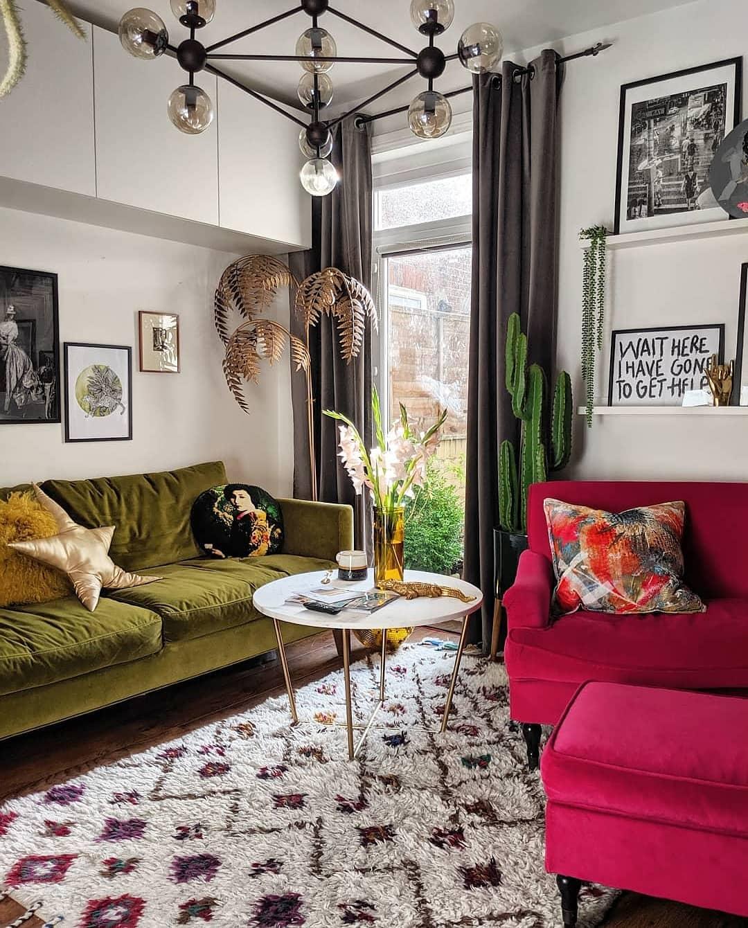 Combine vintage elements with modern pieces for an eclectic touch in your contemporary⁣ living room