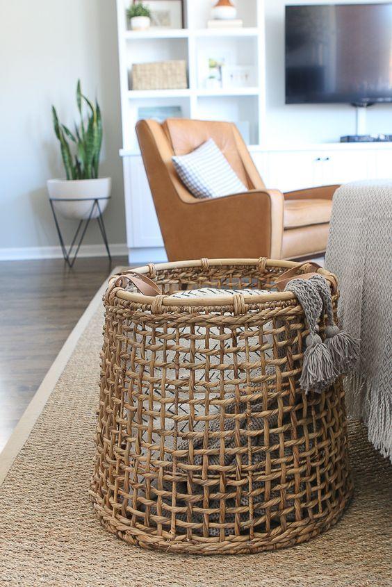 Add a woven basket for‍ a touch of texture ‌and practicality in your Boho‌ Living Room