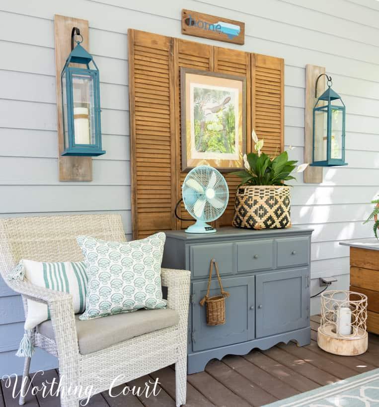 Create a reading nook with shelves on your screened porch