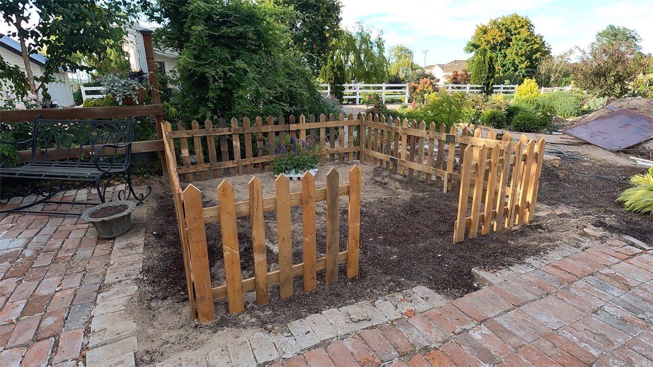 Pallet Garden Fence: Use ⁣pallets⁣ as a unique, rustic fencing option