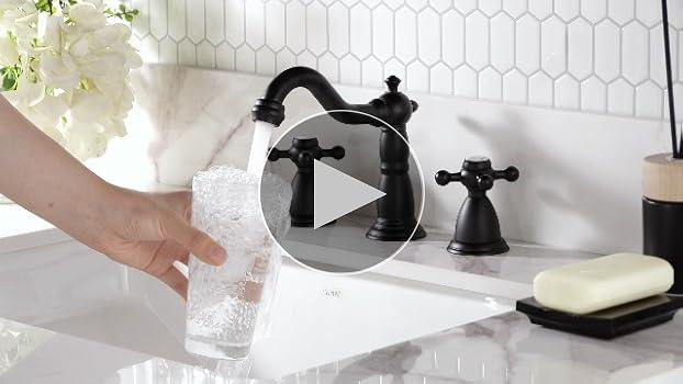 Add a touch of ⁣elegance with vintage-inspired ⁤faucets in your farmhouse ​bathroom