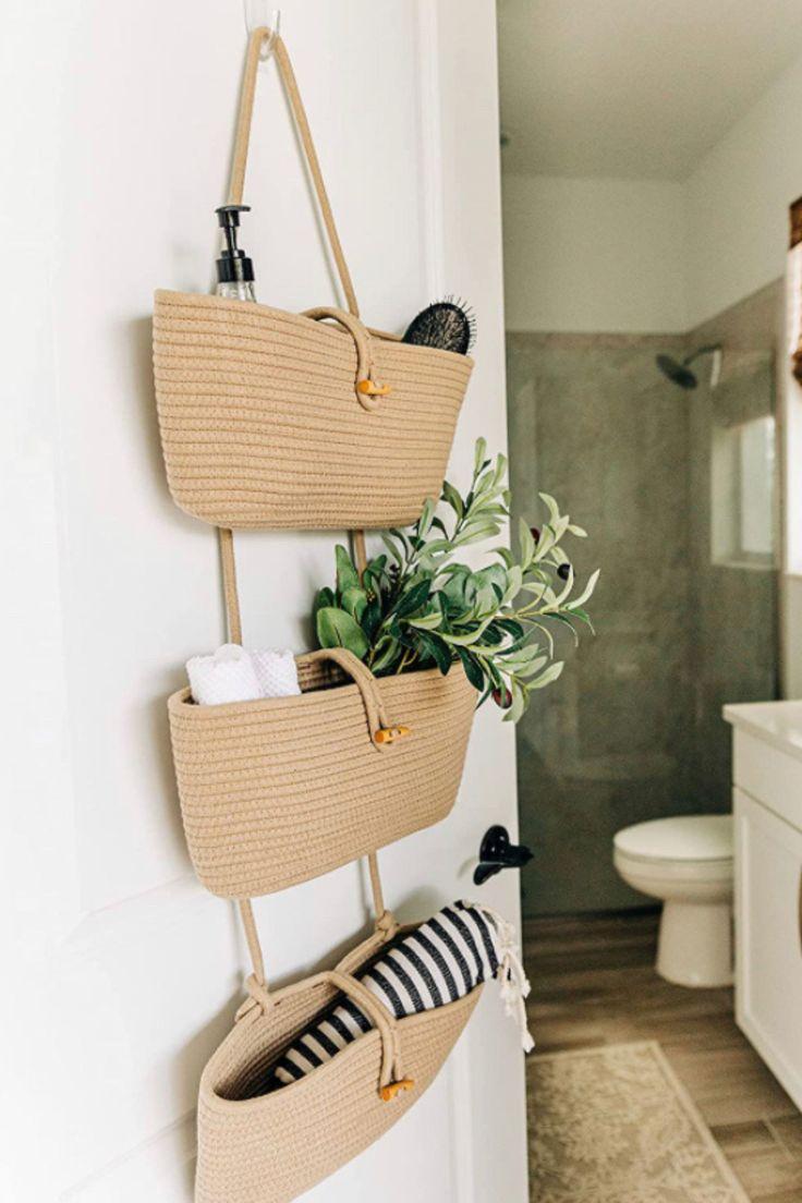 Add ‍decorative baskets for a functional Chalet​ Bathroom aesthetic