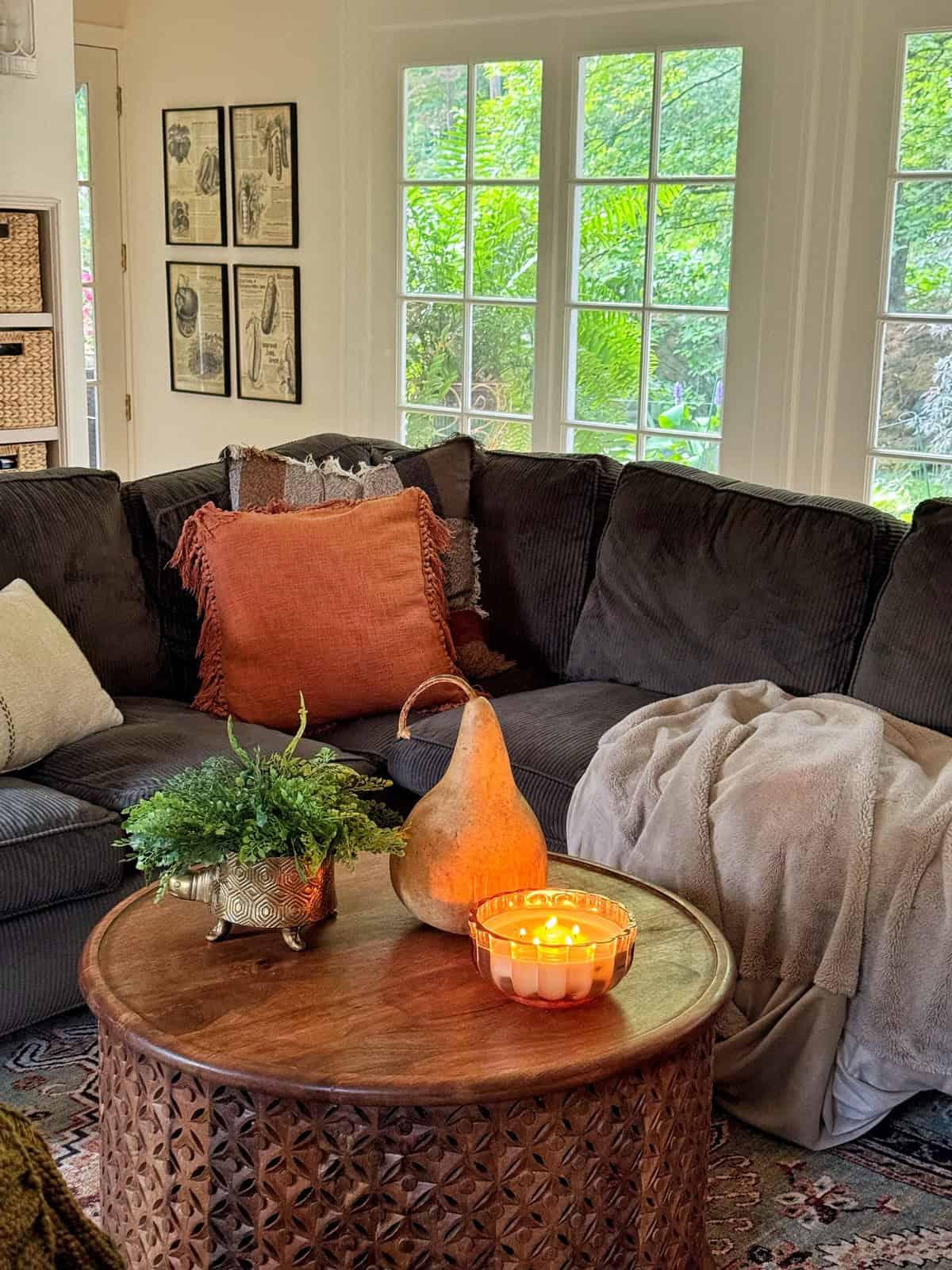 Layer textures with woven baskets and throws‍ for a cozy Earthy ⁢Living Room