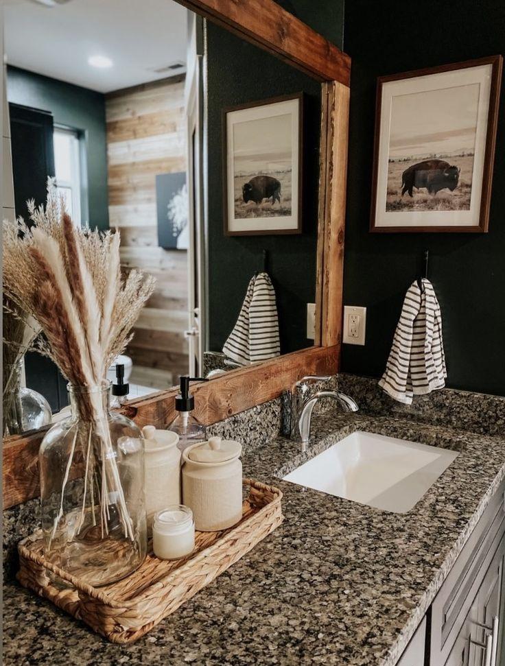 Painted ⁢wood accents create a relaxed atmosphere in ⁢your farmhouse bathroom