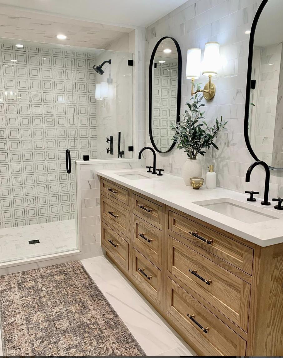 Mix different wood finishes for‌ depth and interest ​in ⁣your wooden​ bathroom’s ‌design