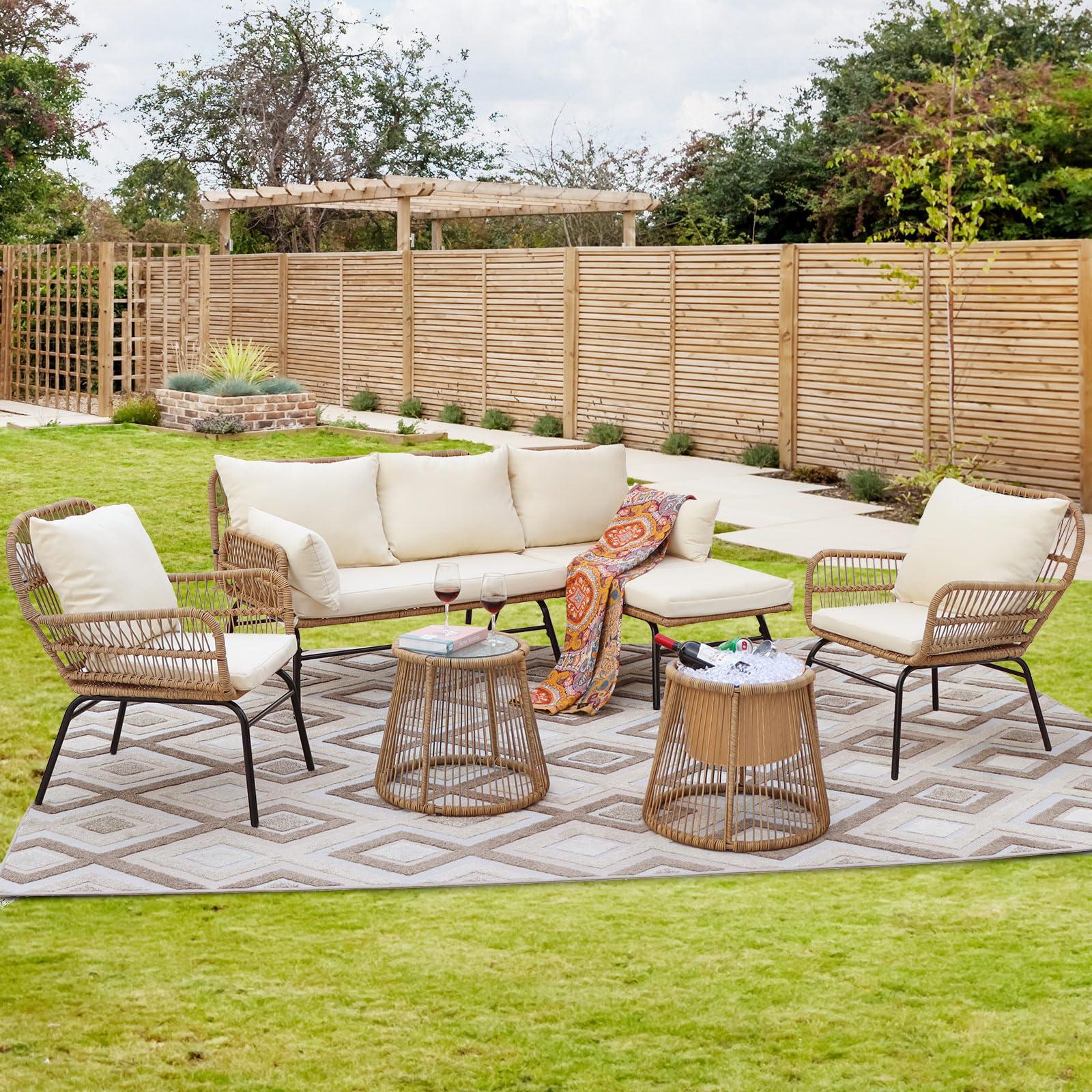 Use ⁢outdoor furniture ⁢to maximize ⁢your backyard lounging areas