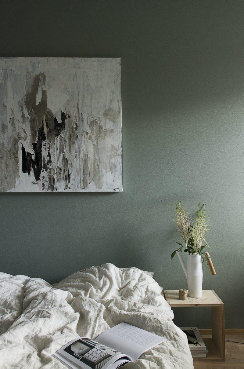 Choose a ‌soothing⁣ color palette ⁤for⁤ walls in your Minimalist Bedroom