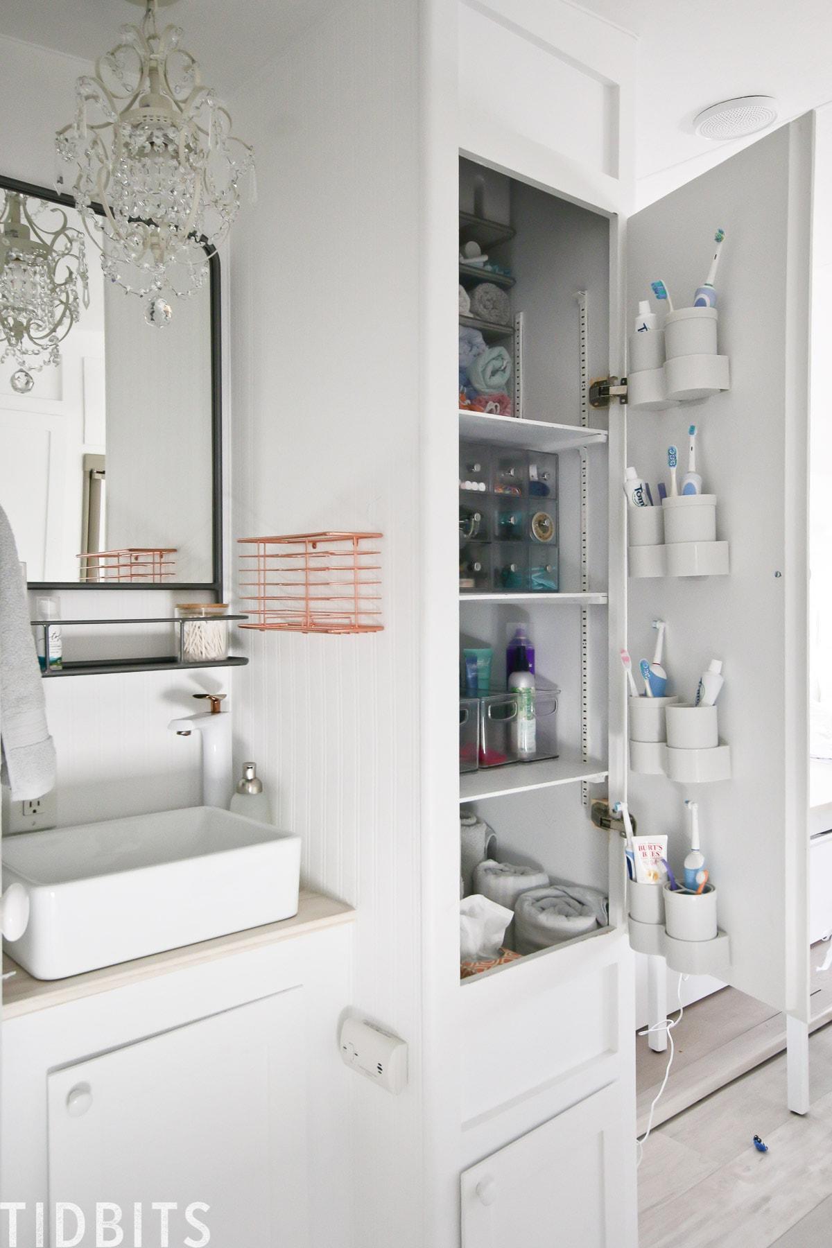 Quality storage solutions to organize your Chalet Bathroom essentials