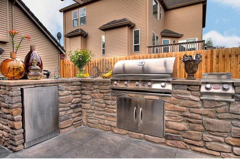 Install an outdoor​ kitchen for‌ convenient backyard ‍cooking