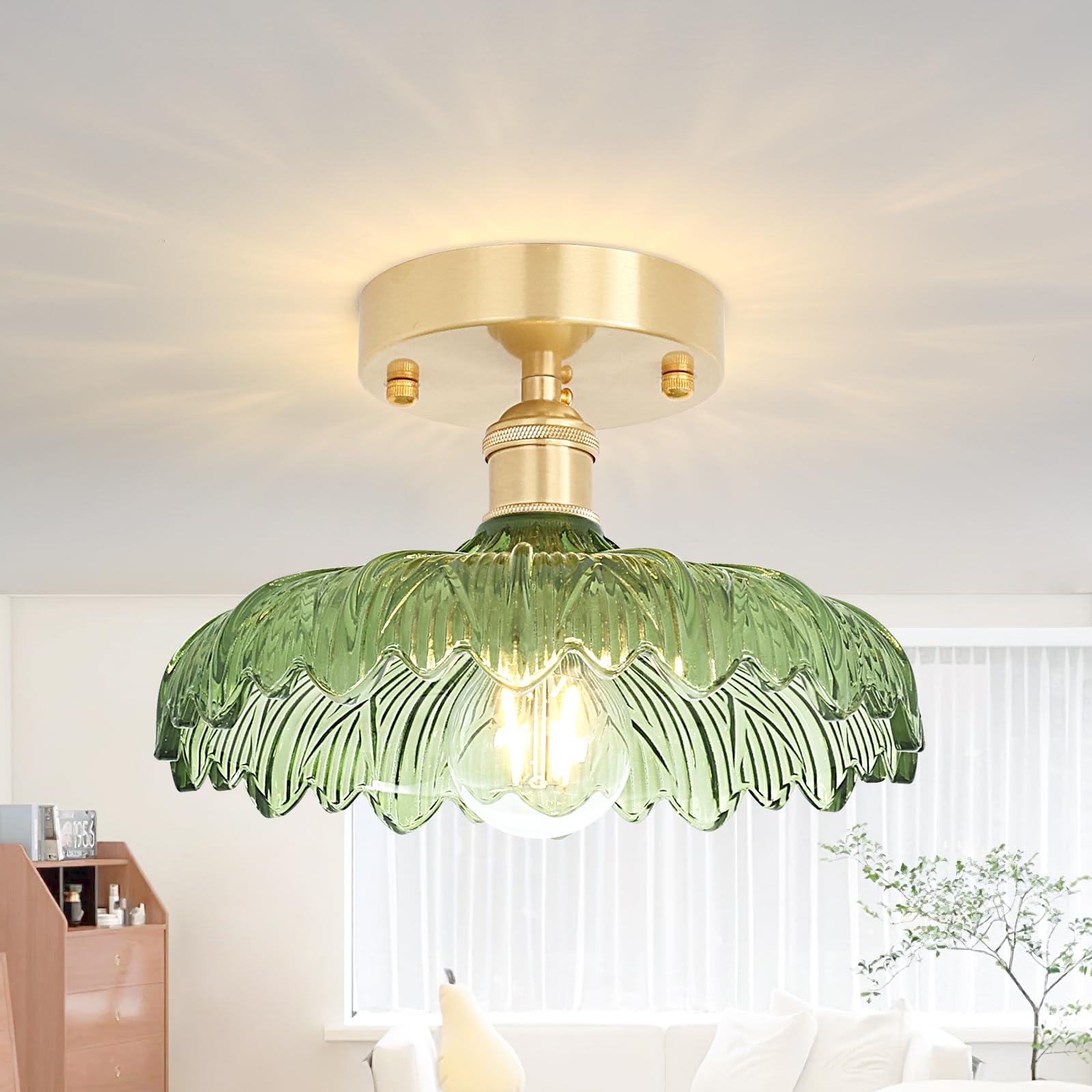 Vintage Lighting: Illuminate‌ your space with⁣ unique fixtures for a charming bedroom trend