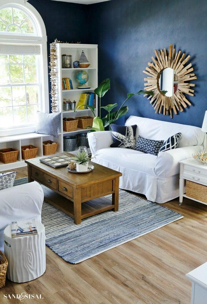 Try a striking blue accent wall for visual⁢ interest