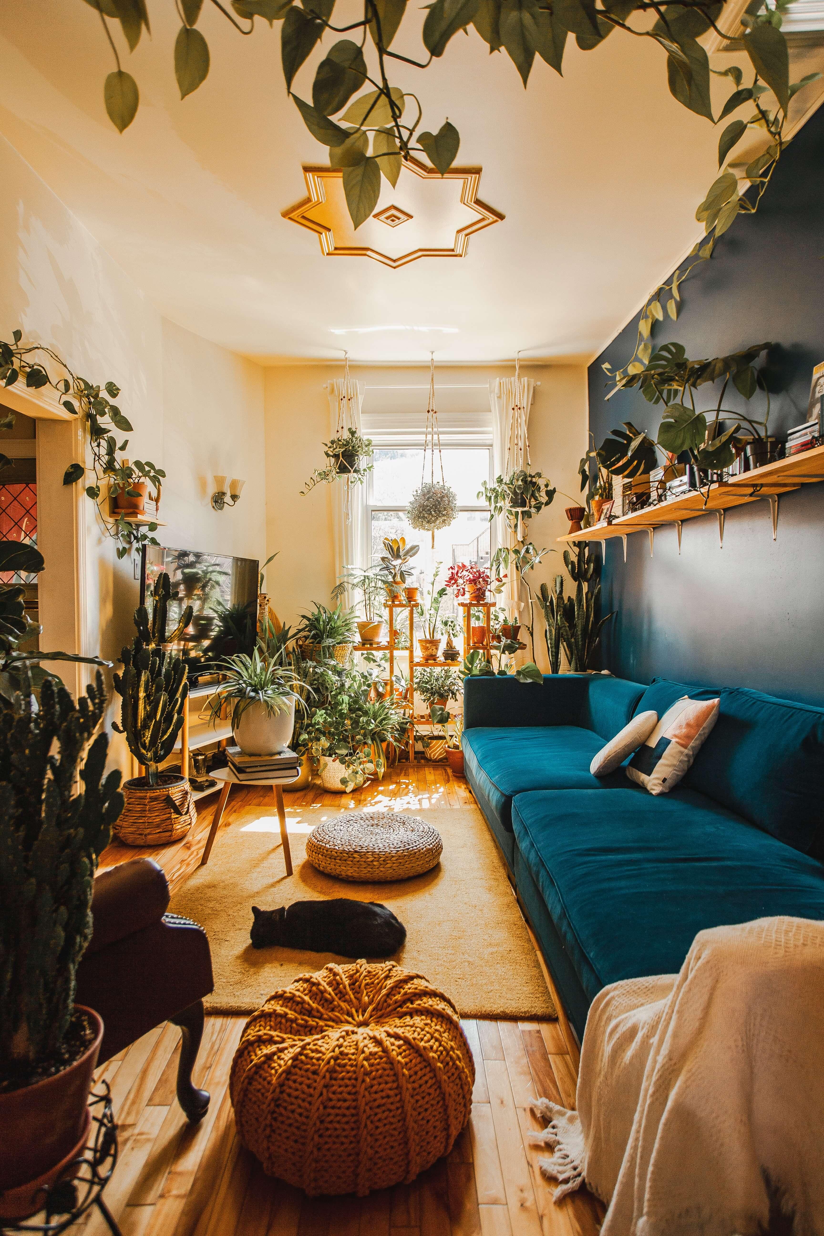 Incorporate floor poufs for versatile seating in your‌ Boho Living ‌Room