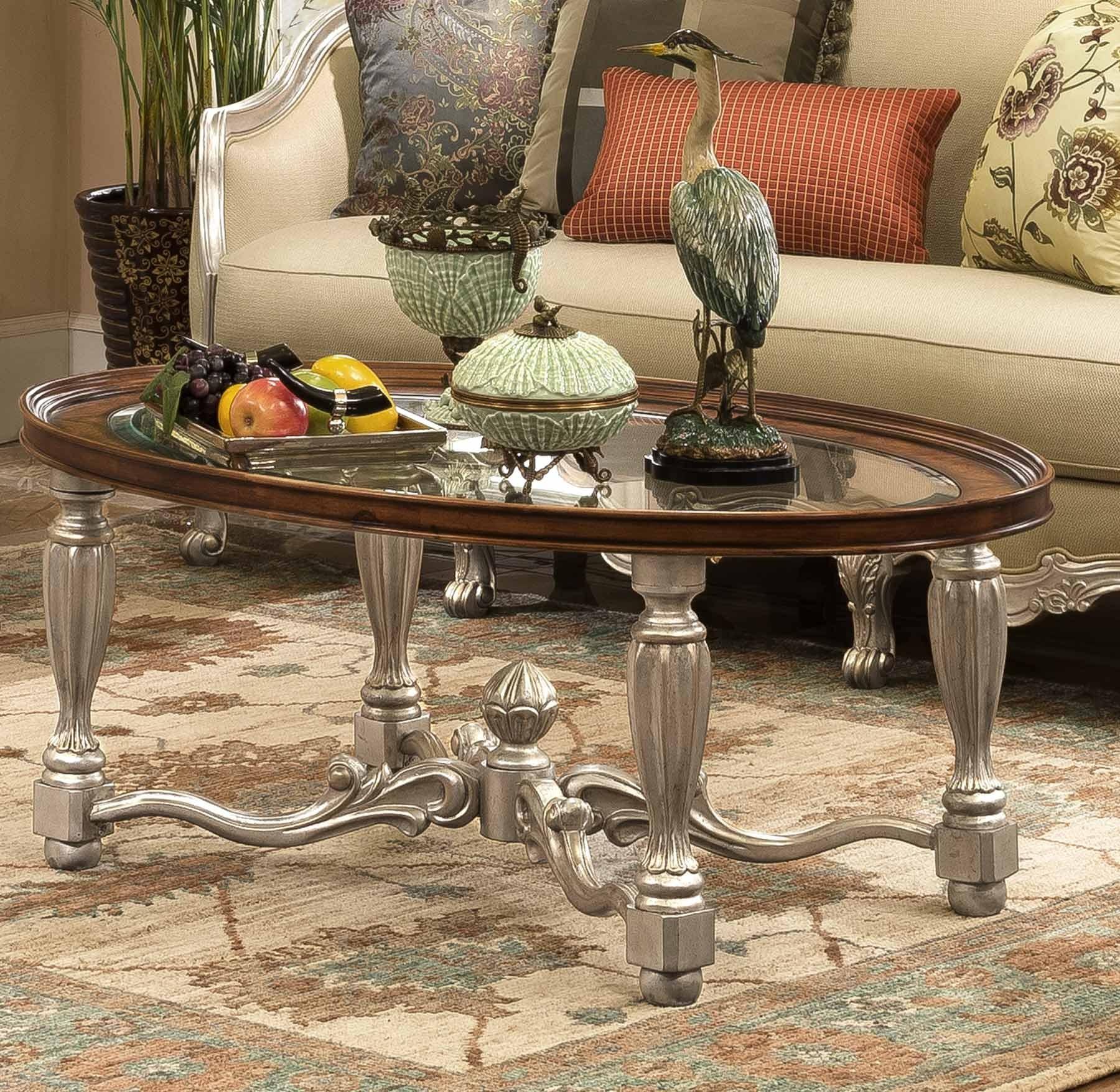 Incorporate ​an ​antique coffee​ table ‌as a focal point ​in your⁢ vintage⁣ living ‍room