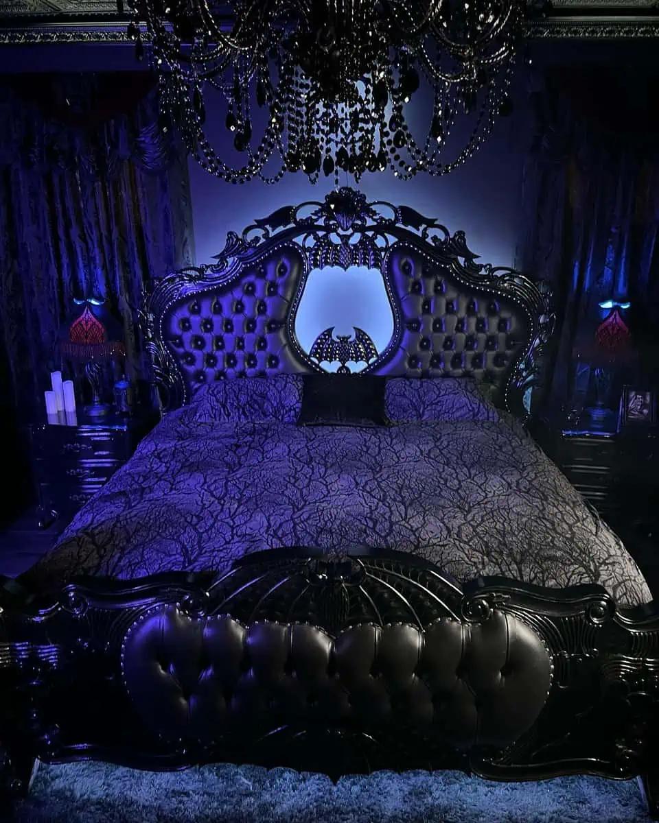 Gothic Bedroom: Dark colors ​and ornate details‍ create ⁤dramatic elegance