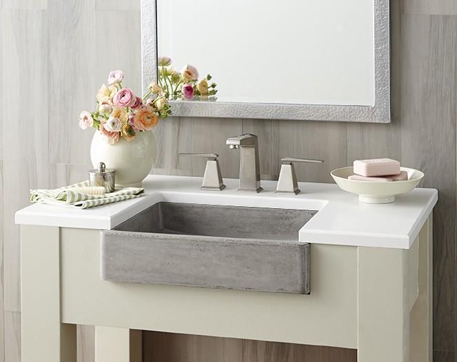 A farmhouse sink is a‍ practical and stylish feature for your⁤ Farmhouse‌ Bathroom