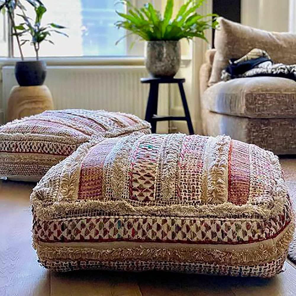 Add fun floor cushions⁣ for‌ casual⁣ seating and lounging in your ‍Boho Living Room