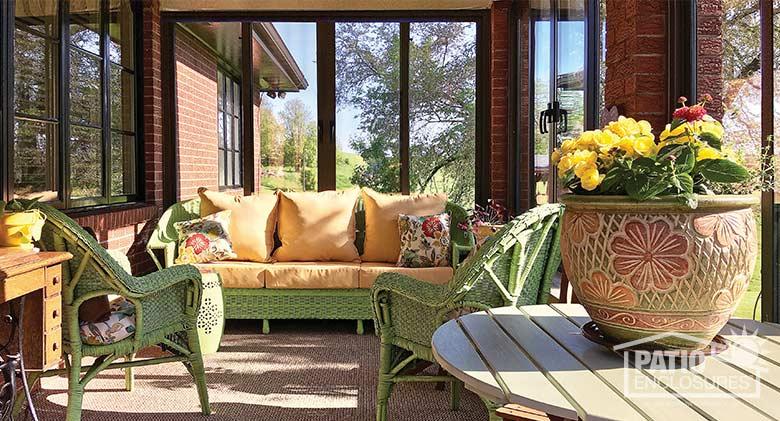 Use wicker furniture for a traditional feel on your Screened ‌Porch