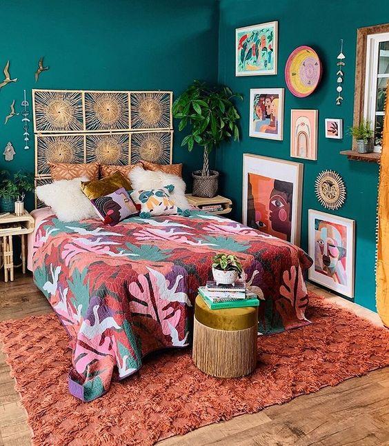 Incorporate bold colors⁤ with the maximalist Bedroom Trend to create a vibrant atmosphere