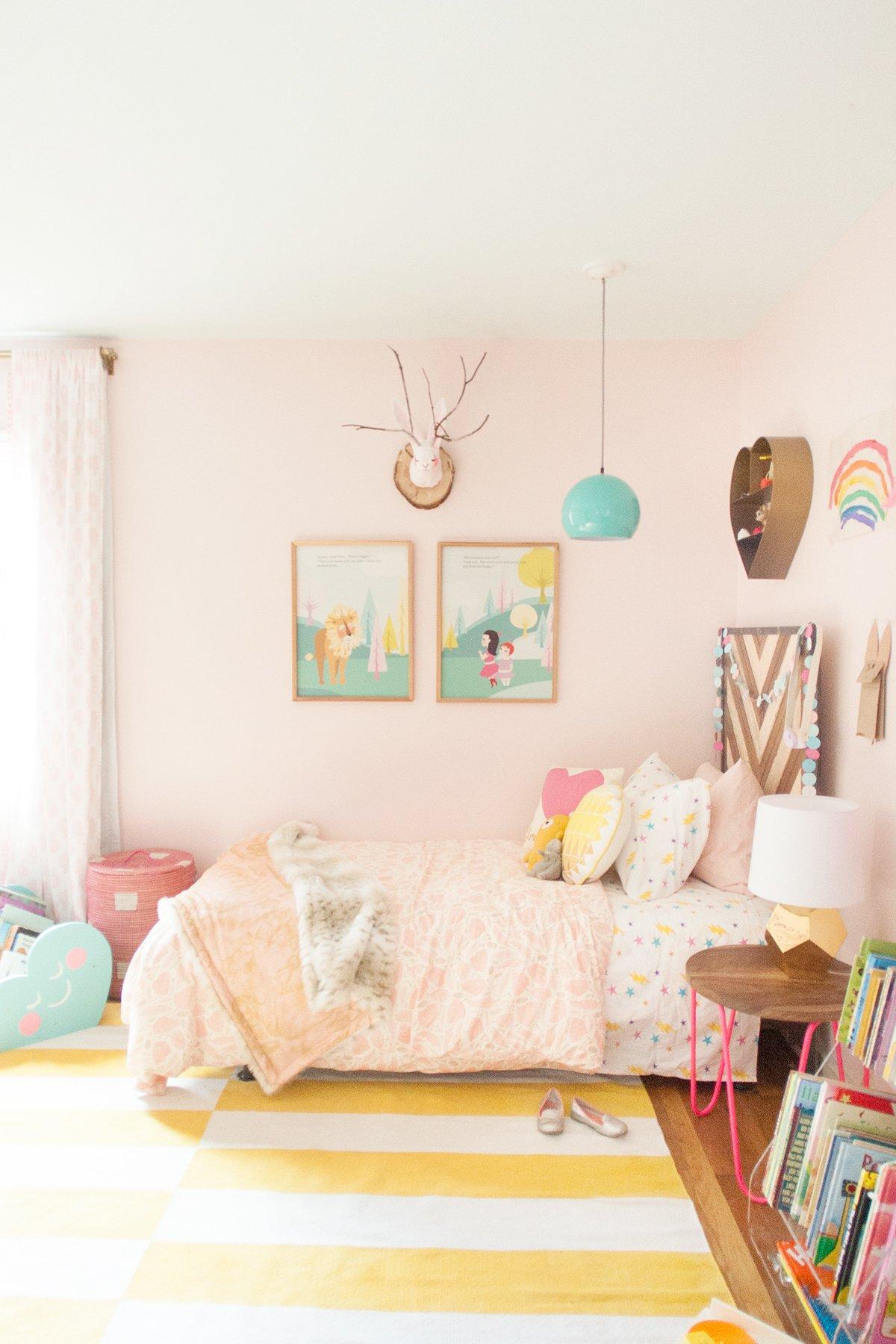 Soft pastels create a calming ​atmosphere, an essential part ⁢of this soothing bedroom trend