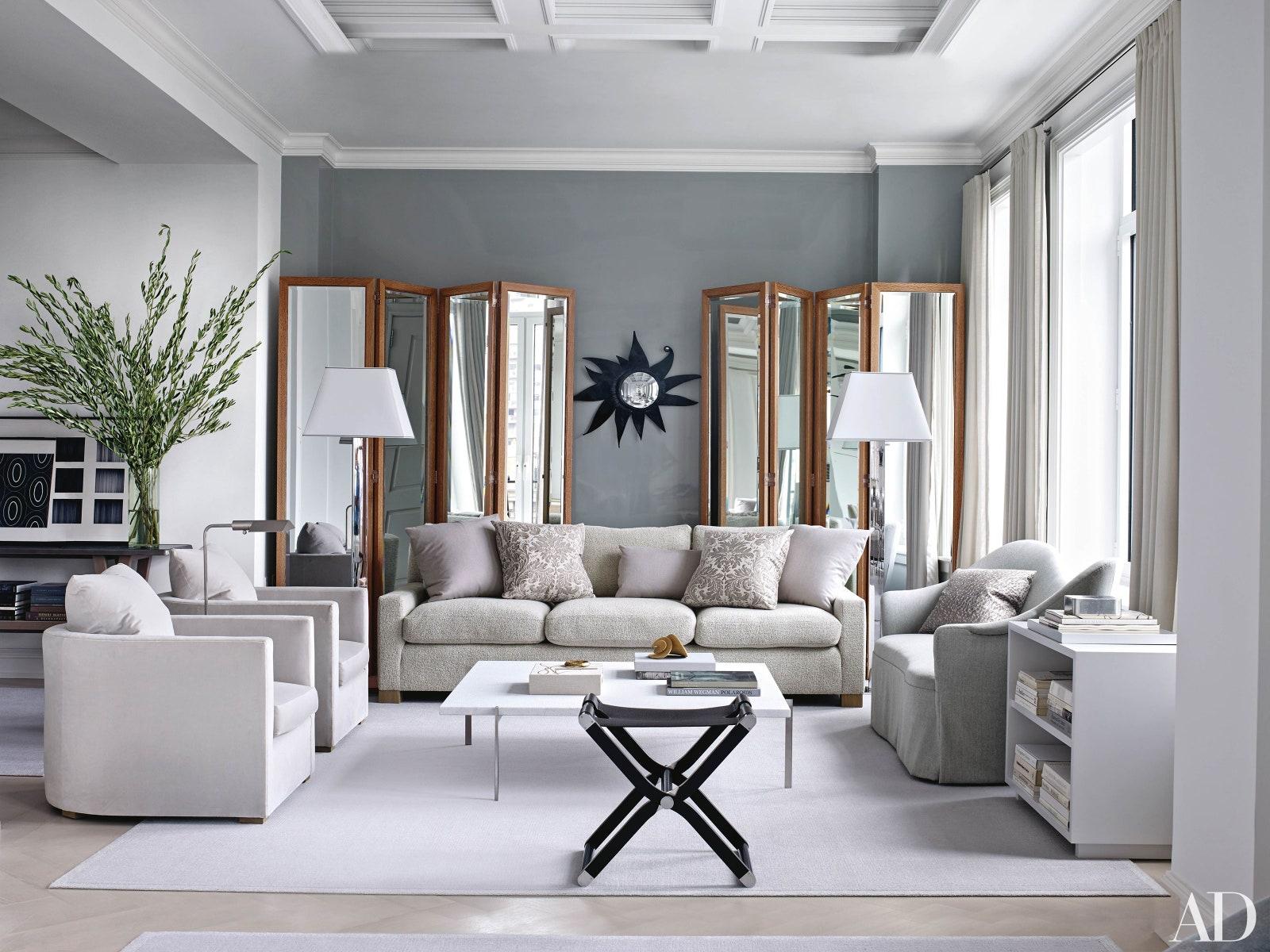 Neutral color palettes create a serene and⁣ calming living⁢ room atmosphere