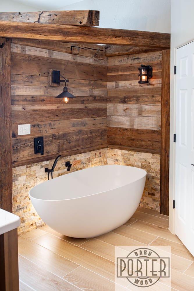 Transform your space ⁢using reclaimed wood⁤ accents for a rustic ‌wooden⁣ bathroom vibe