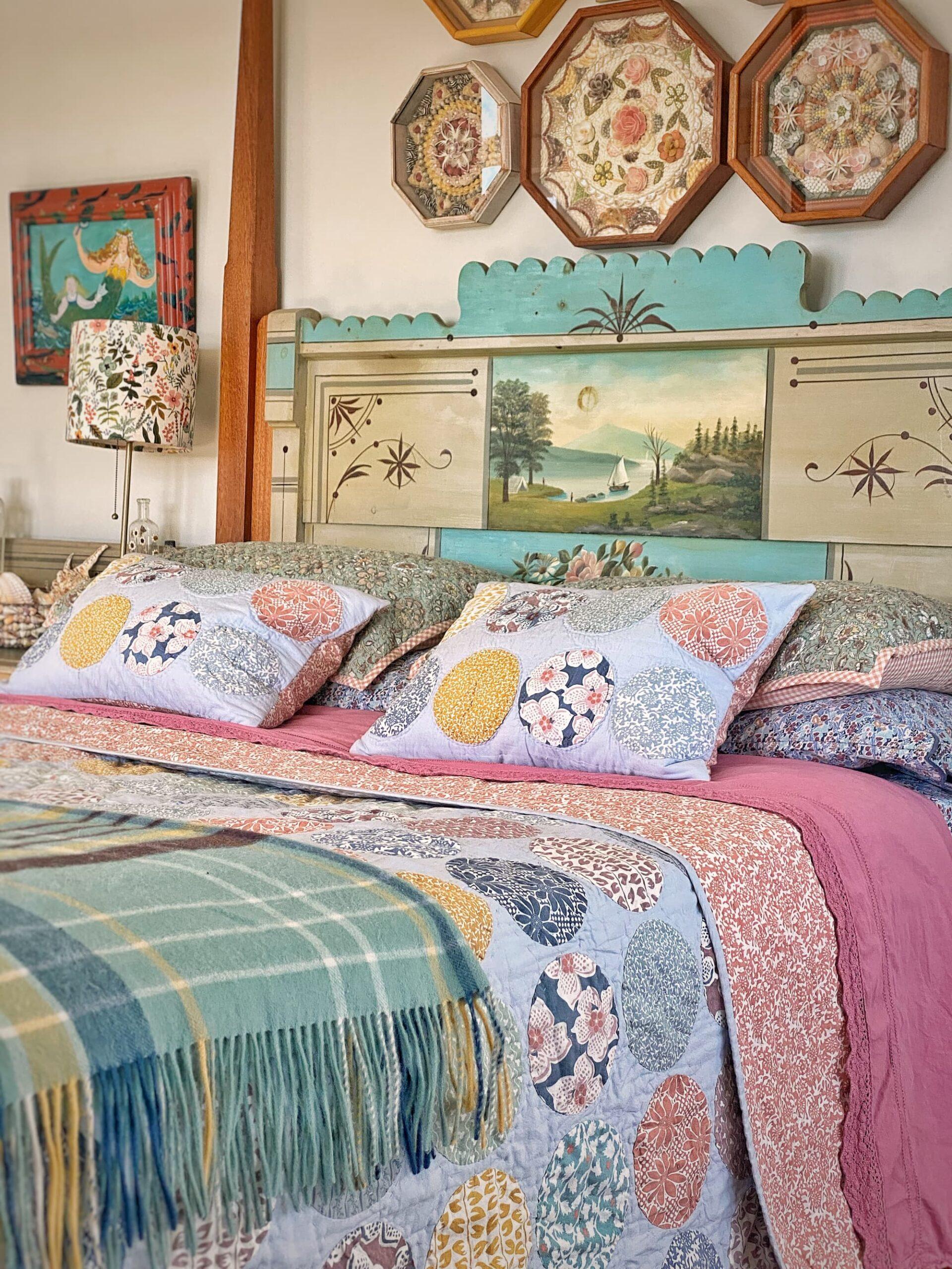 Bedroom Trend: ‍Mixing patterns ⁢adds visual interest to bed linens and decor