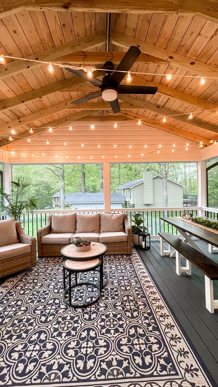 24 Ways to Transform Your Screened Porch into a Cozy Oasis