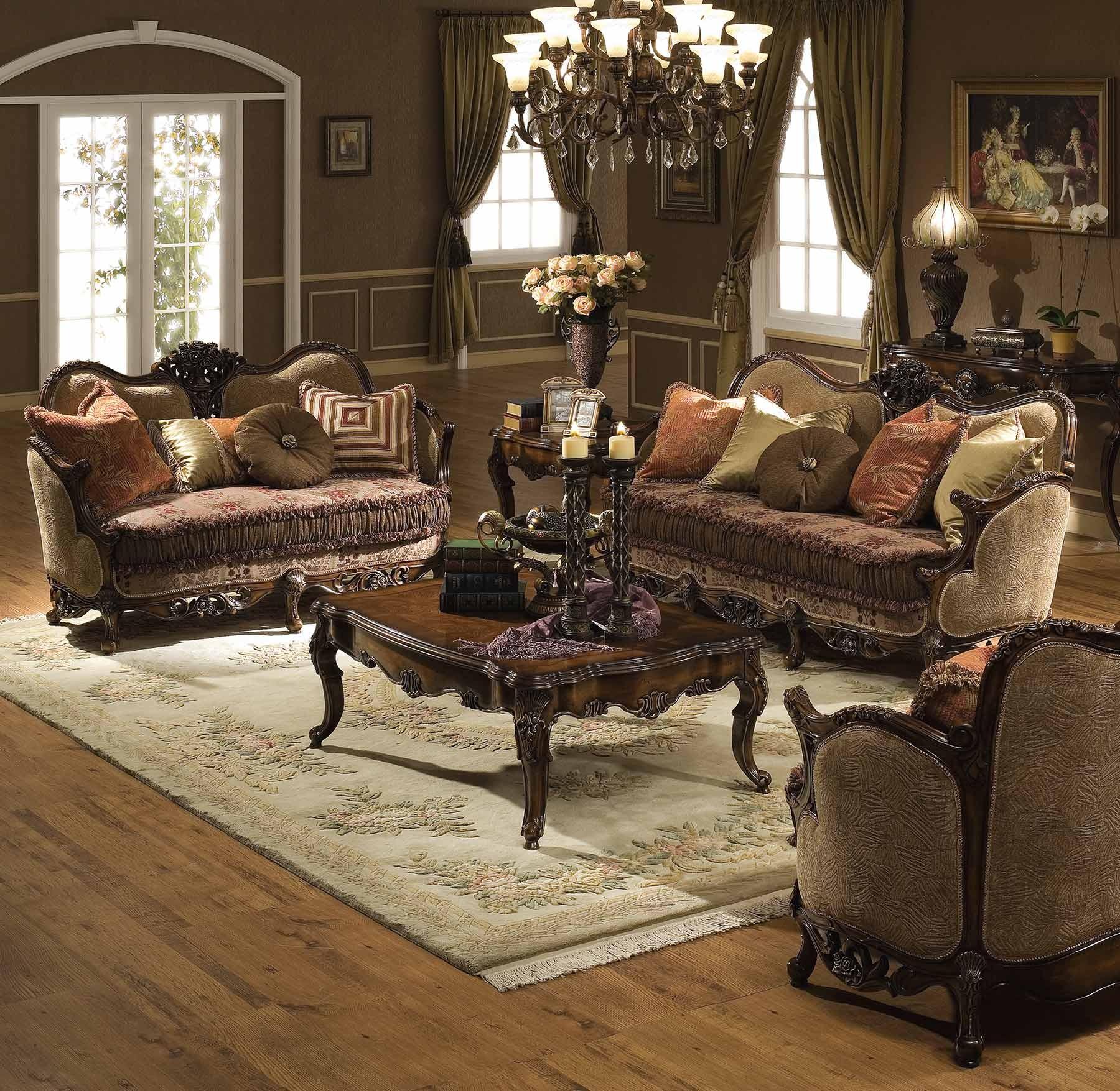 Antique furniture pieces are essential for a⁤ charming vintage living room