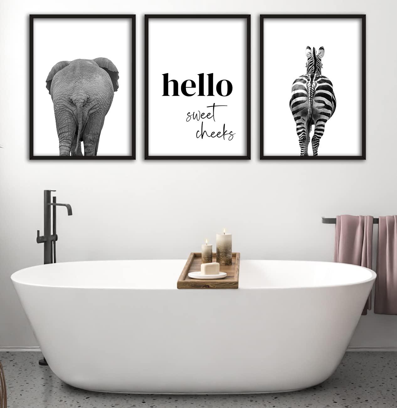 Hang a gallery of⁤ art prints‍ to‍ enhance your ‌eclectic bathrooms aesthetic