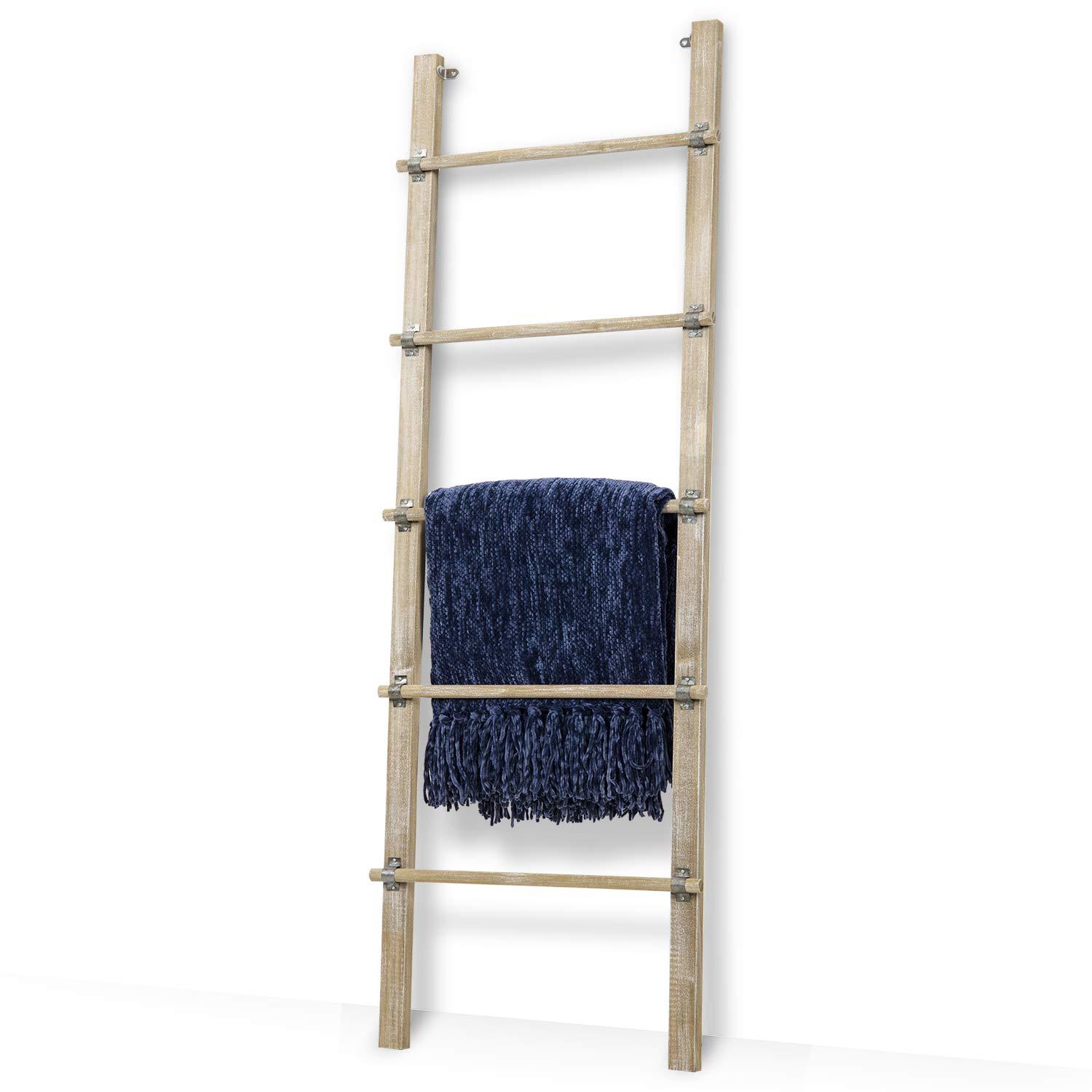 Use a vintage ladder to ⁢hang⁣ plush towels in your eclectic bathroom