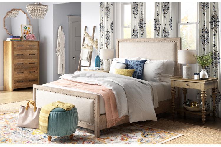 Bohemian Bedroom: Layer patterns and colors ‍for a ⁢free-spirited vibe