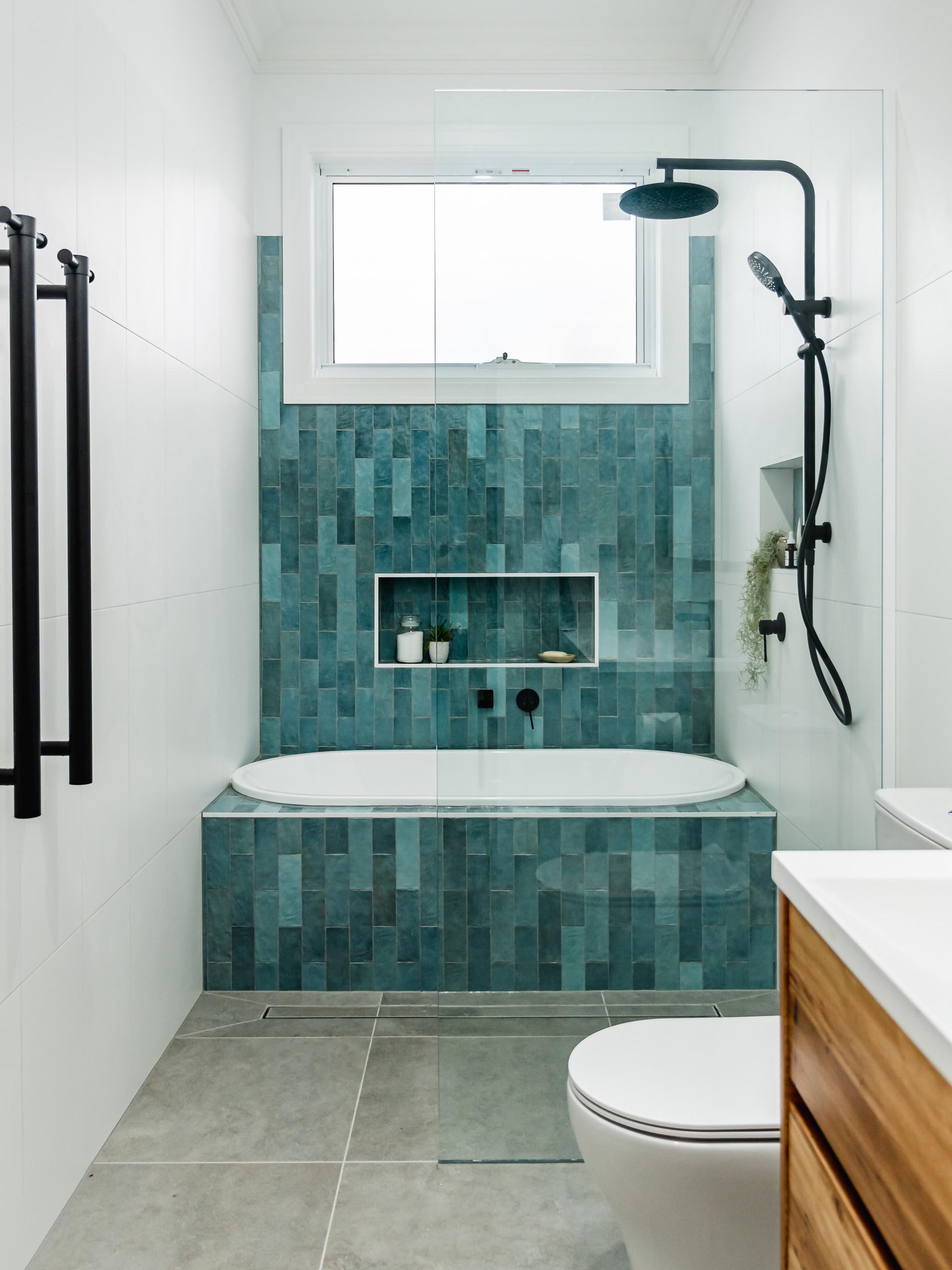 Install funky faucets and fixtures to make⁤ a statement in your eclectic⁢ bathroom oasis