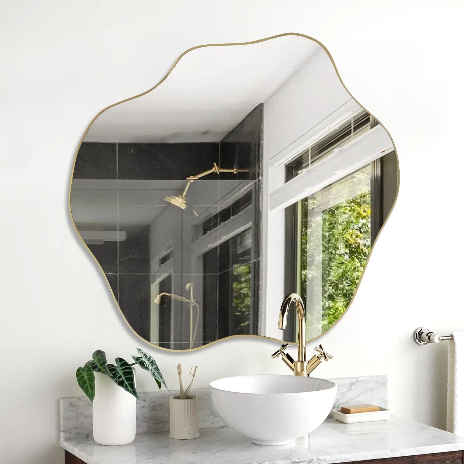 Use decorative mirrors in various shapes⁤ for a⁢ glamorous eclectic bathroom‍ touch