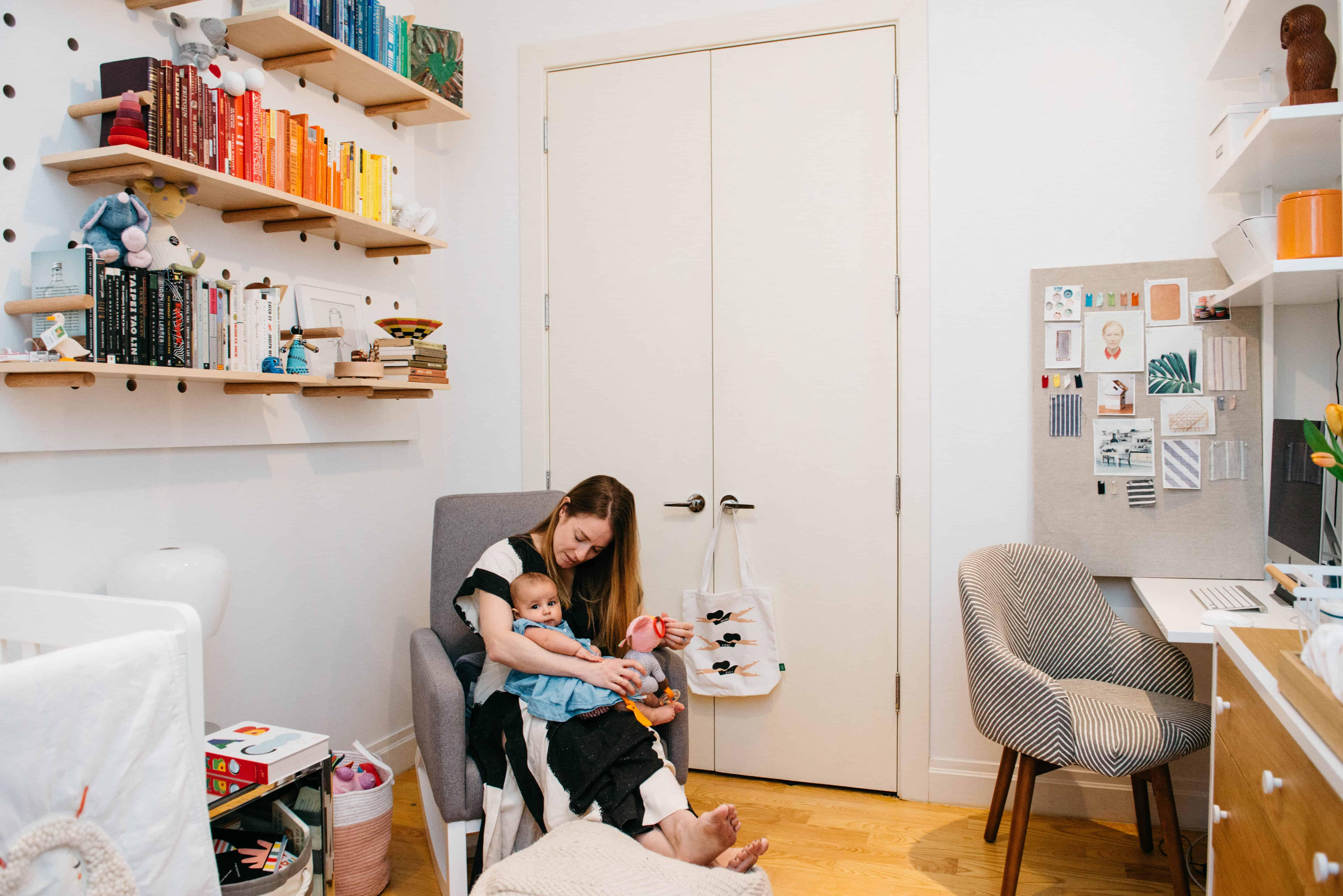 Install a ‌small ⁣desk area for​ functionality in ​your small nursery