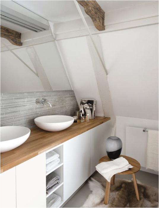 Install a wooden bathroom countertop for a ‍stunning ⁣focal point