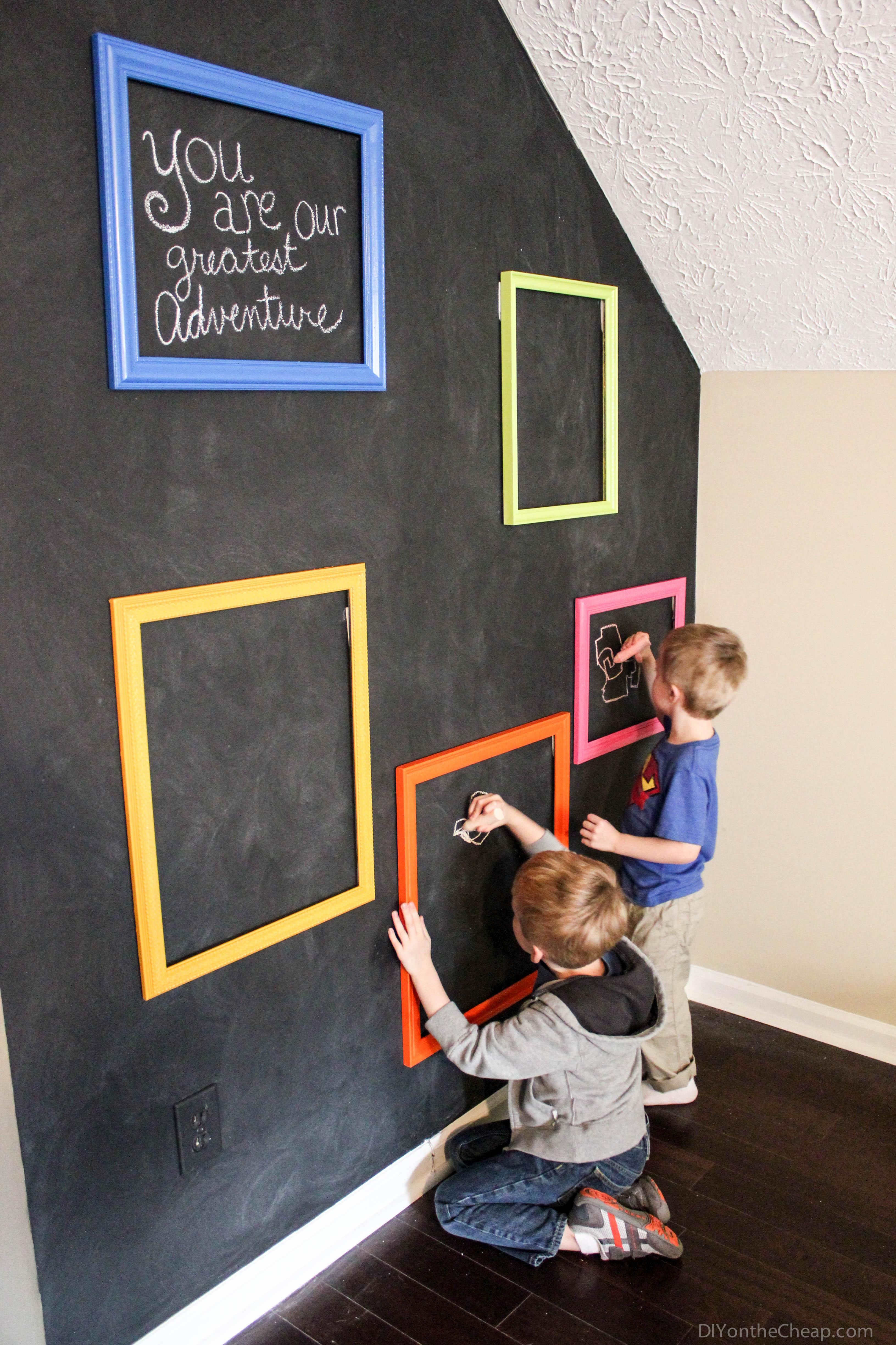 Use a chalkboard wall for ⁢creativity ⁤and fun‌ in your Nursery ‍Nook