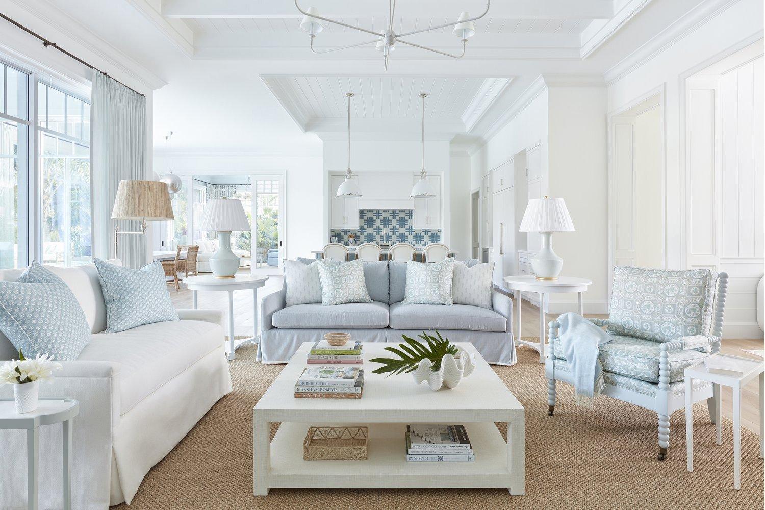 Coastal Living ‍Room: Soft blues and whites evoke beachside‍ tranquility